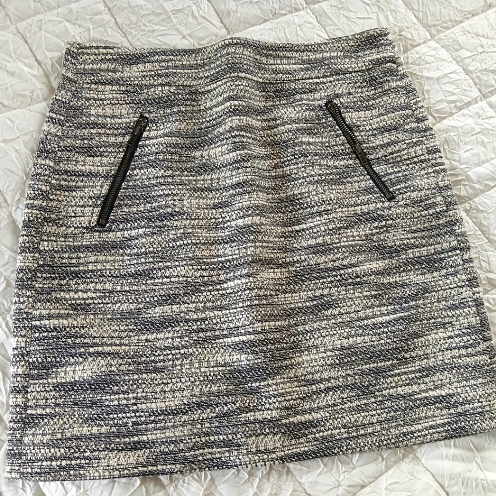 Stylish Black & White Tweed Skirt